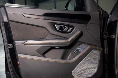 Car image 40