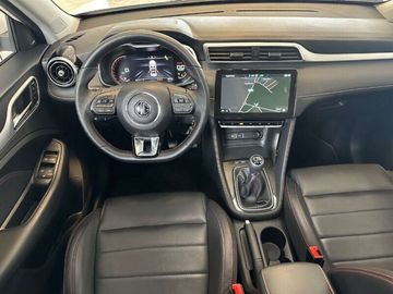 Car image 11