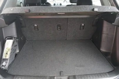 Car image 35
