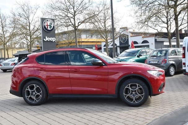 Alfa Romeo Stelvio Q4 B-Tech 154 kW image number 11