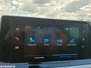 Car image 36