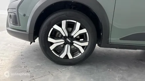 Car image 20