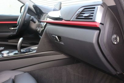 Car image 33