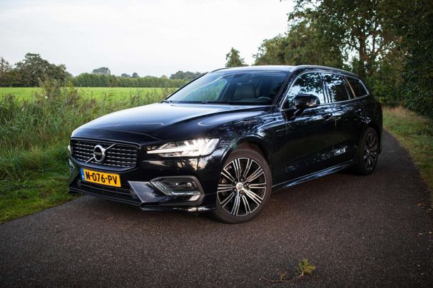 Volvo V60 D4 R-Design 140 kW image number 27