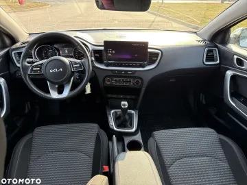 Car image 25