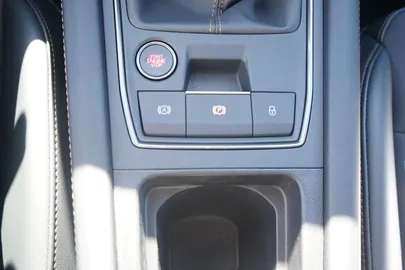 Car image 32