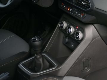 Car image 33