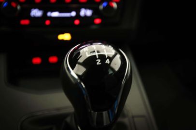 Car image 36