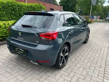 Car image 26