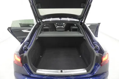Car image 30