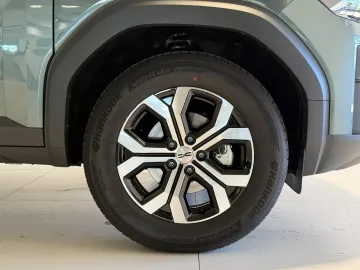 Car image 23