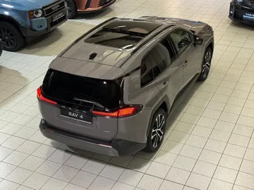 Car image 25