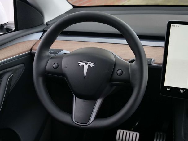 Tesla Model Y Performance AWD 393 kW image number 29