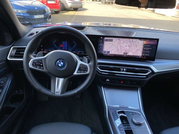 BMW 330e Touring xDrive 215 kW image number 7