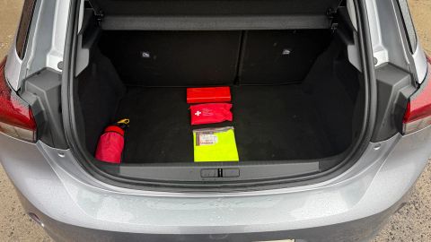 Car image 25