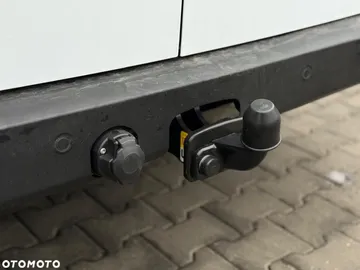 Car image 35