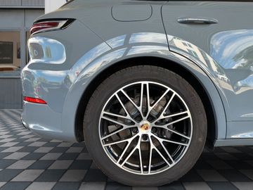 Car image 33