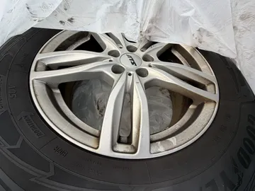 Car image 28