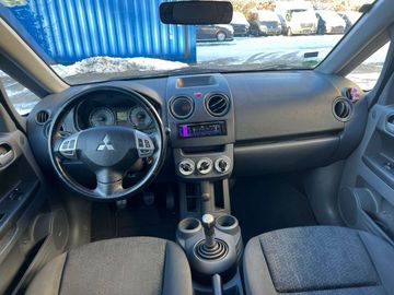 Car image 10