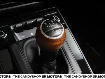 Car image 40