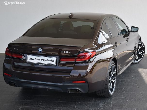 BMW 545 e xDrive 290 kW image number 2