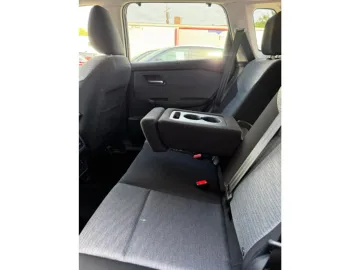 Car image 29