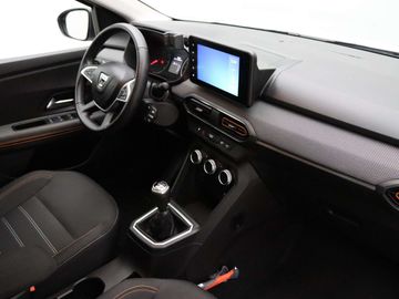 Car image 37