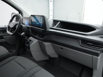 Car image 32