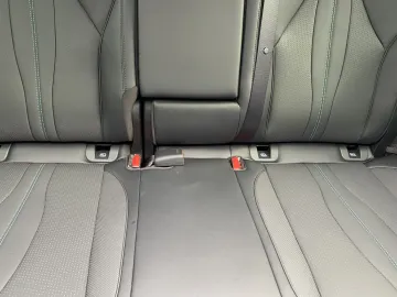 Car image 39
