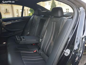 Car image 37