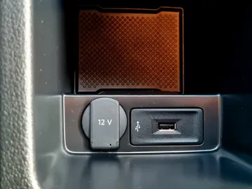 Car image 39