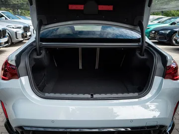 Car image 33