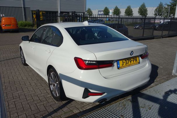 BMW 318i 115 kW image number 3