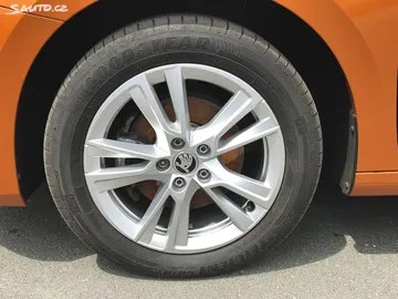 Car image 28