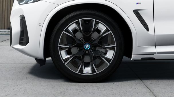 BMW iX3 210 kW image number 6