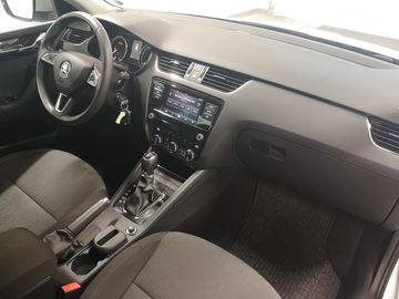 Car image 15