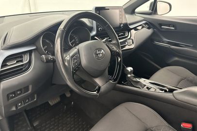 Car image 11