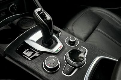 Car image 33