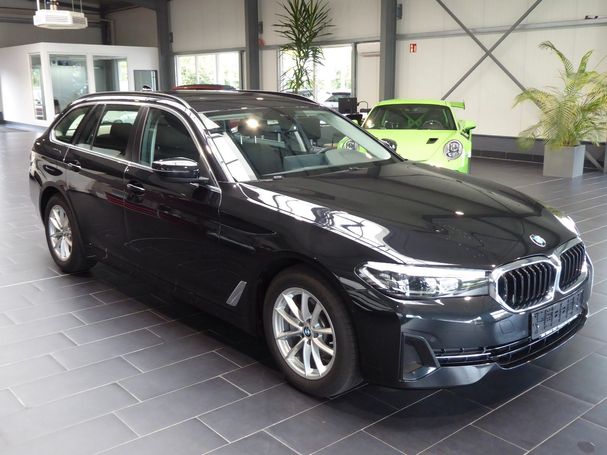 BMW 520d Touring xDrive 140 kW image number 2