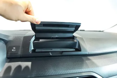 Car image 26
