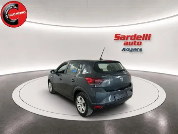 Car image 4
