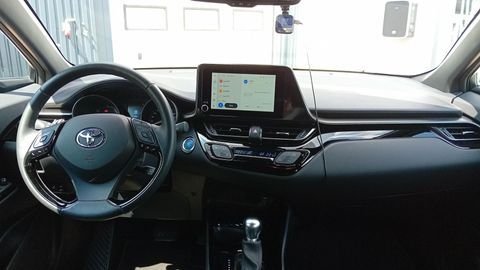 Car image 12