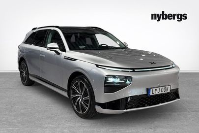 Car image 2