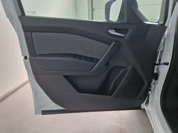 Car image 32