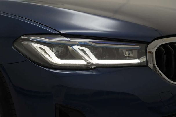 BMW 520i Touring 135 kW image number 30