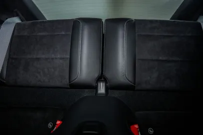 Car image 33