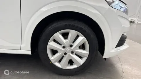 Car image 20