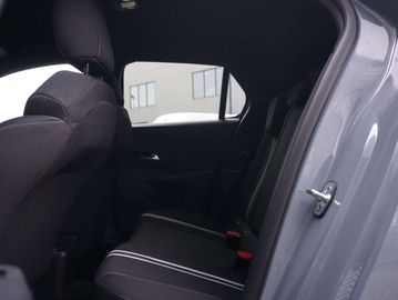 Car image 30