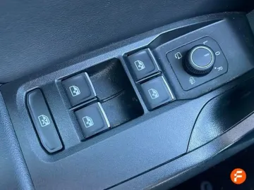 Car image 36