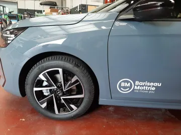 Car image 20